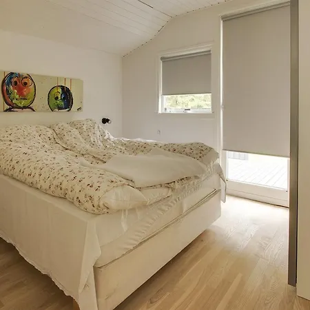 Hébergement de vacances Four-bedroom Holiday In *